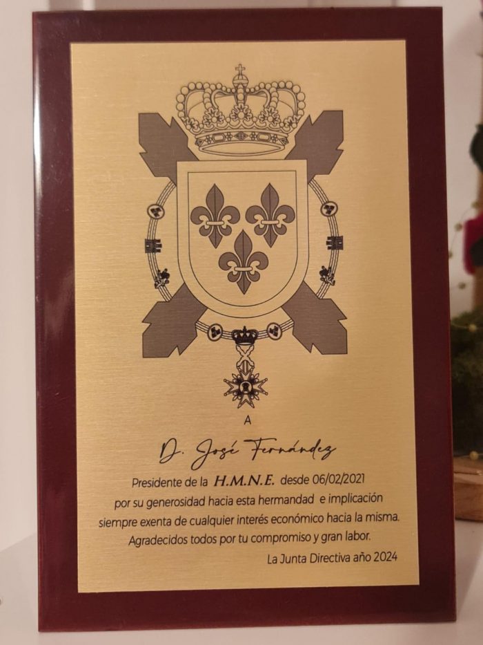Cuña de madera barnizada con placa - Imagen 4