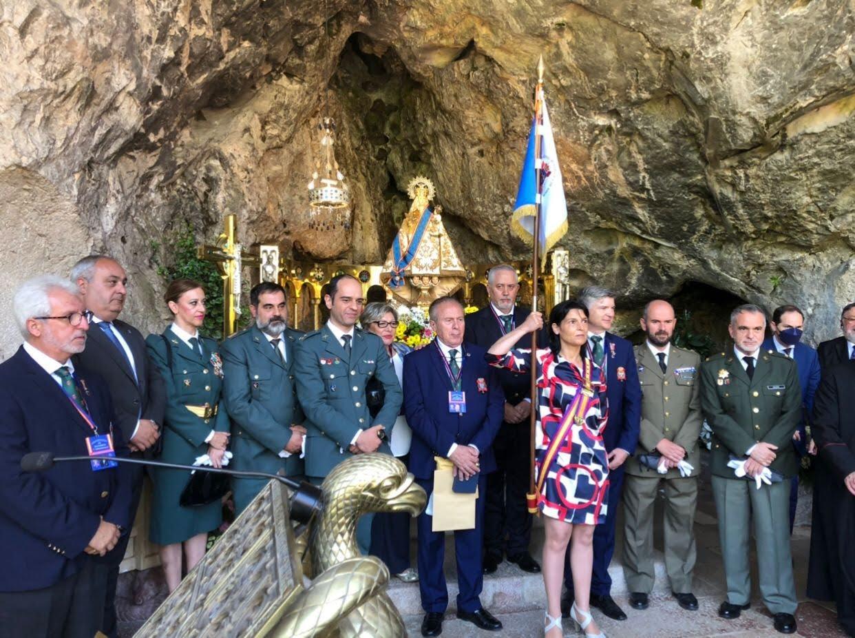 Lazo de Dama Gran Cruz a la Virgen de Covadonga