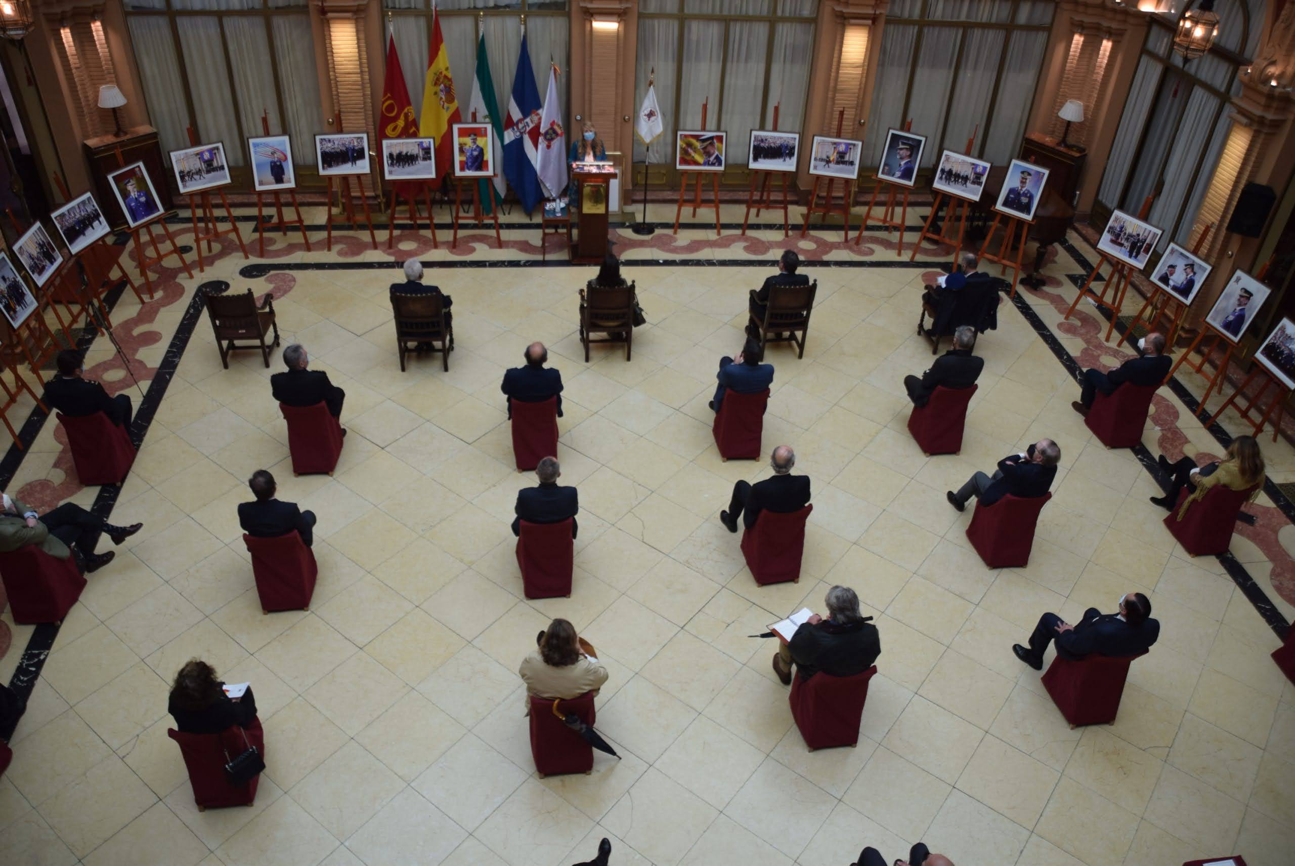 En este momento estás viendo Exposición en SEVILLA de fotografías de SM el Rey